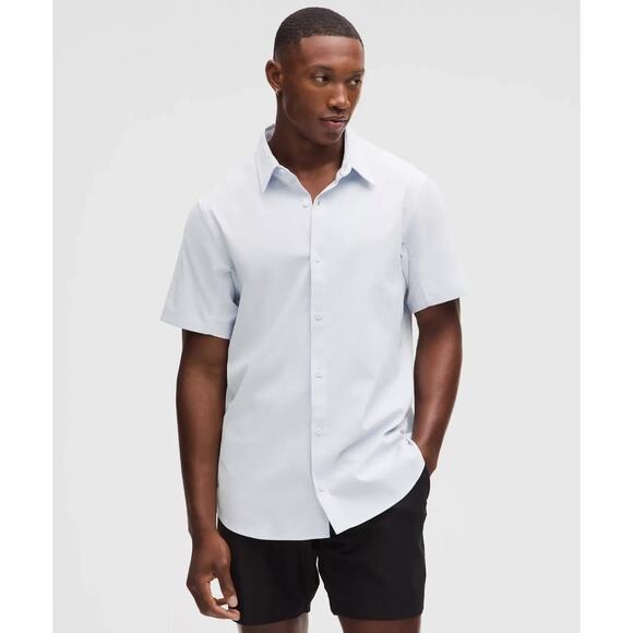 Lululemon Men's White Short Sleeve Button-Down Shirt - Picture 1 of 6